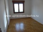 Объект 21090. Продаётся большая 2-х комнатная квартира в центре Тивата. В 5 минутах от моря!